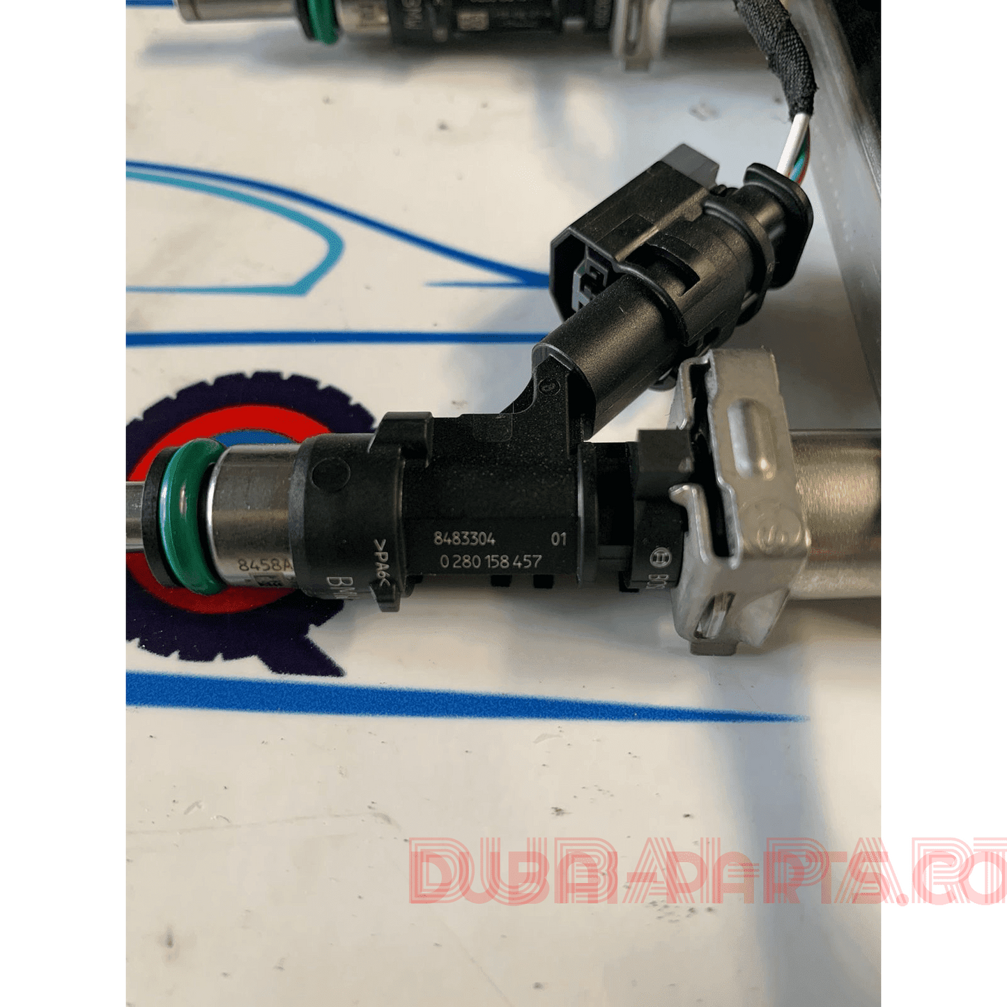 BMW B48 8489600 Fuel injector rail with injectors Genuine Product used