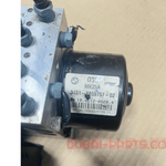Load image into Gallery viewer, BMW F25 ABS PUMP CONTROL UNIT MODULE 6859757/6859758 Genuine Product used