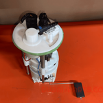 Bild in die Galerieansicht laden, BMW X5 E70 Kraftstoffpumpeneinheit 7164309 Originalteil, gebraucht