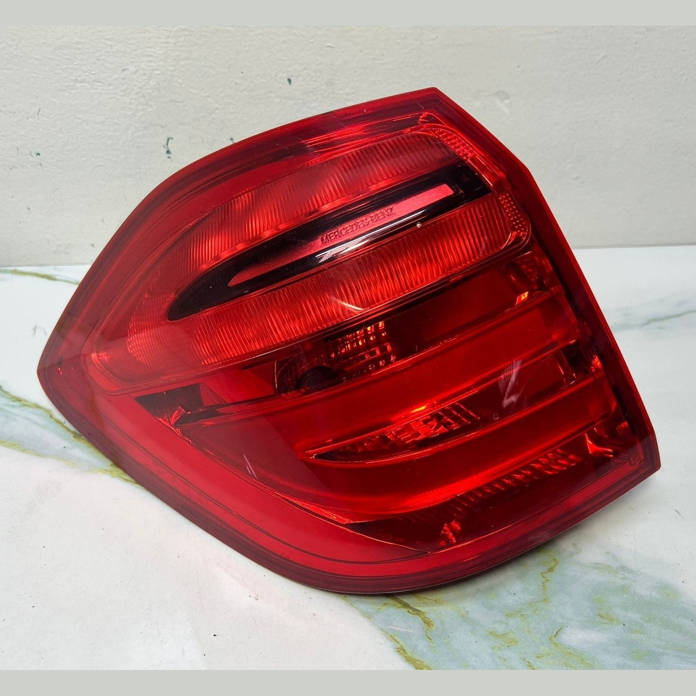 Mercedes W166 GL350 Rear Left Side LED Tail Light Brake Stop Lamp A166 9067301