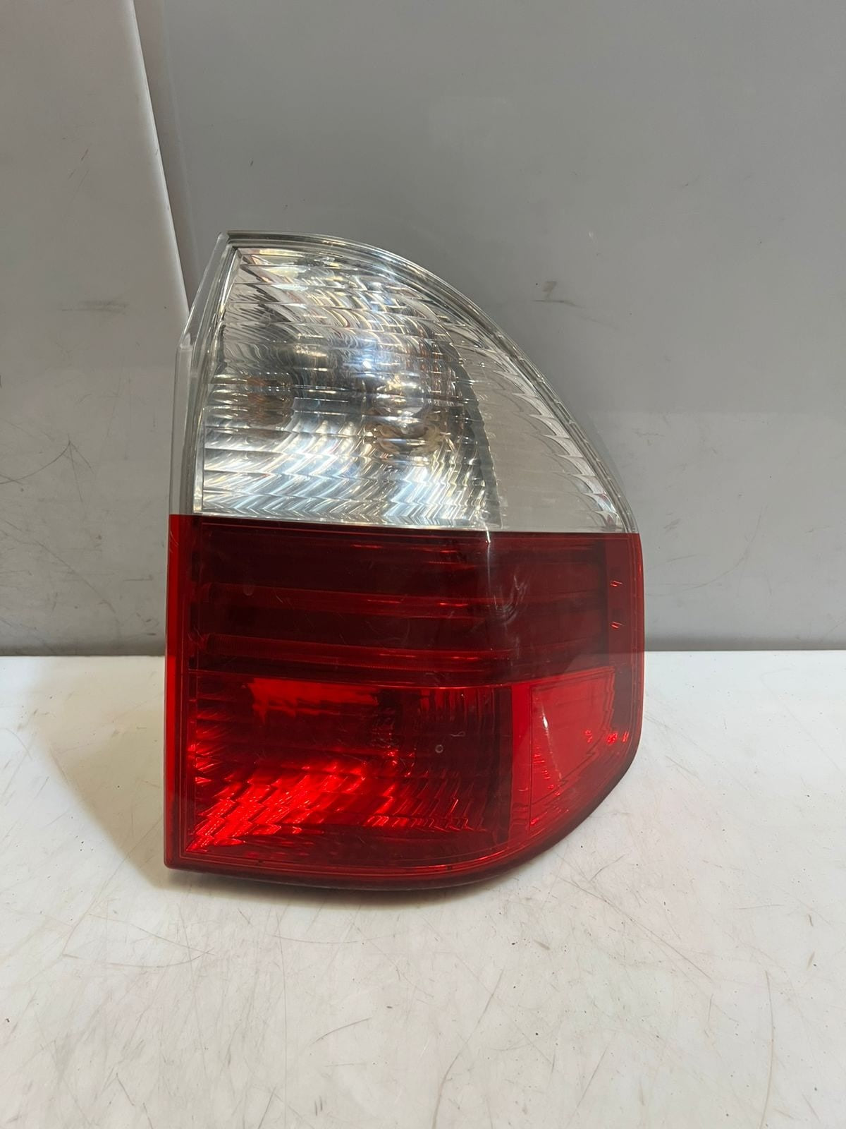 2006-2010 BMW X3 E83 RIGHT SIDE REAR Tail Light 7162210 OEM ECE