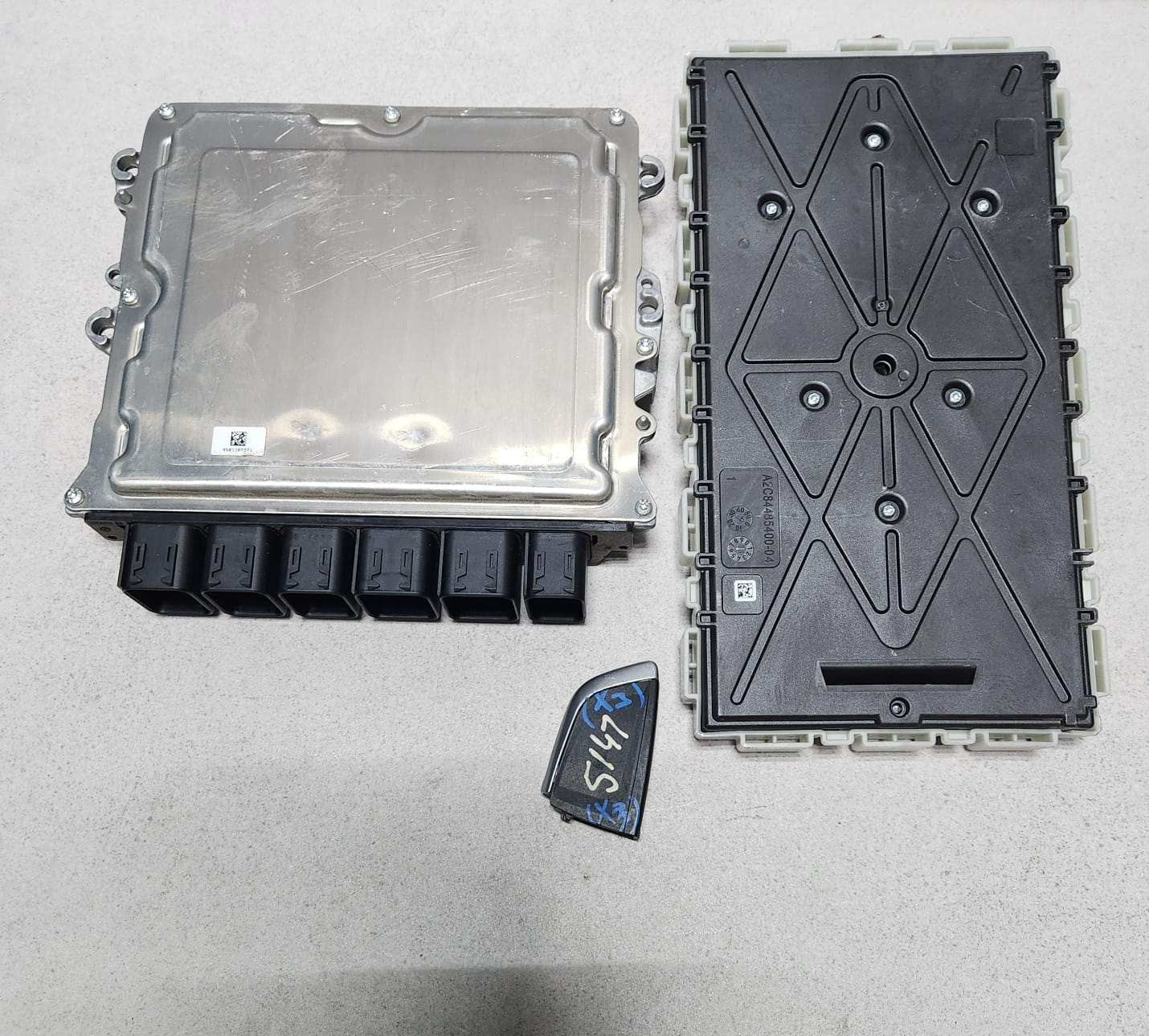 2019 BMW X3 G01 Engine Control Module 9468802 X3 X4 G01 G02 G30 B48 ECU SET
