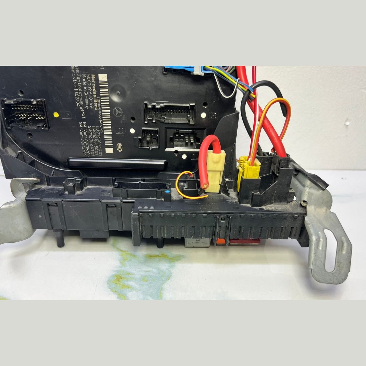 2010-2015 Mercedes-Benz E350 Rear Fuse Junction Box Sam Relay Module 212 9004901