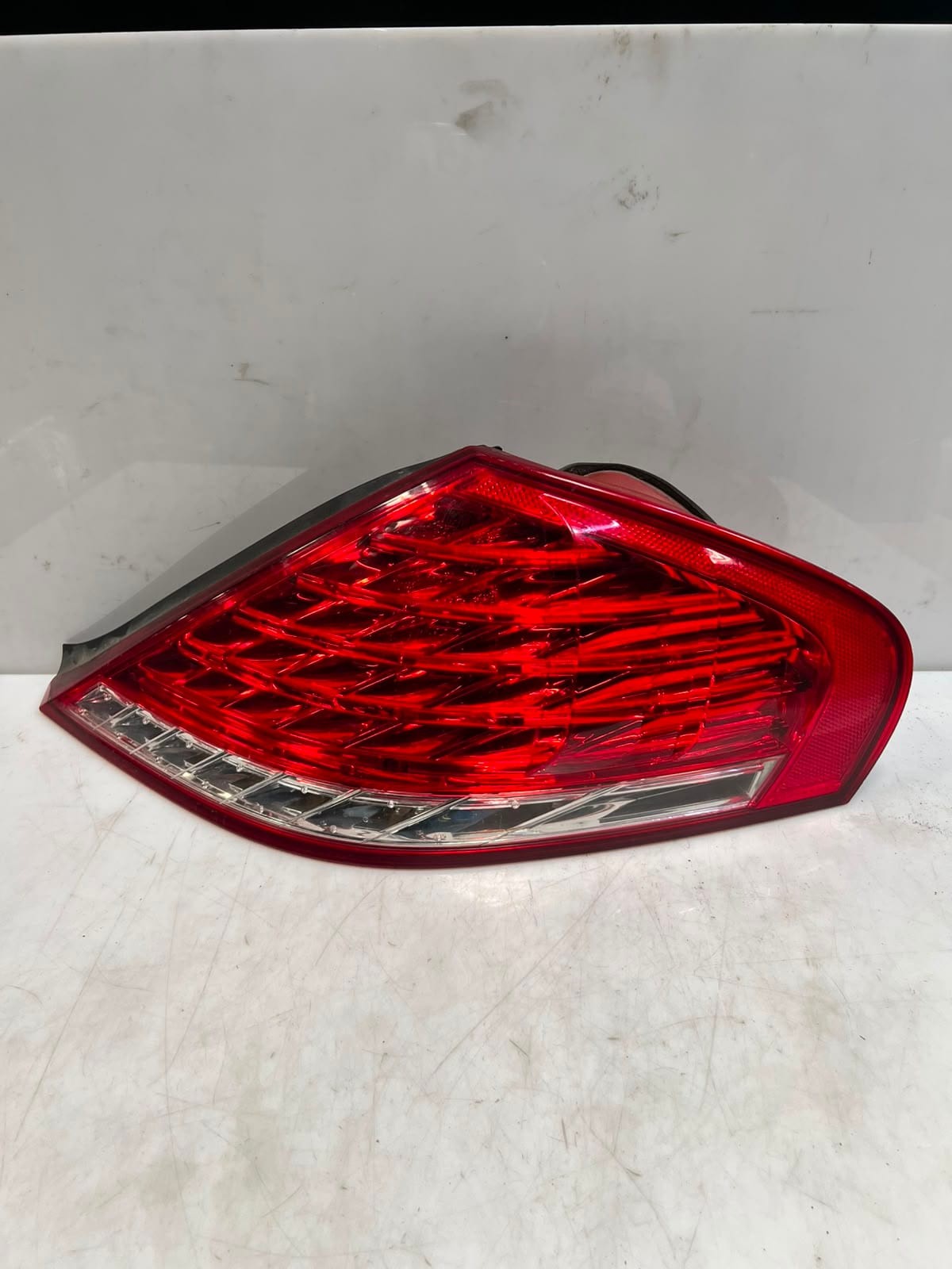 2008-2010 BMW M6 6 Series E63 E64 LCI Rear Right Tail Light TRUNK LID 7177070