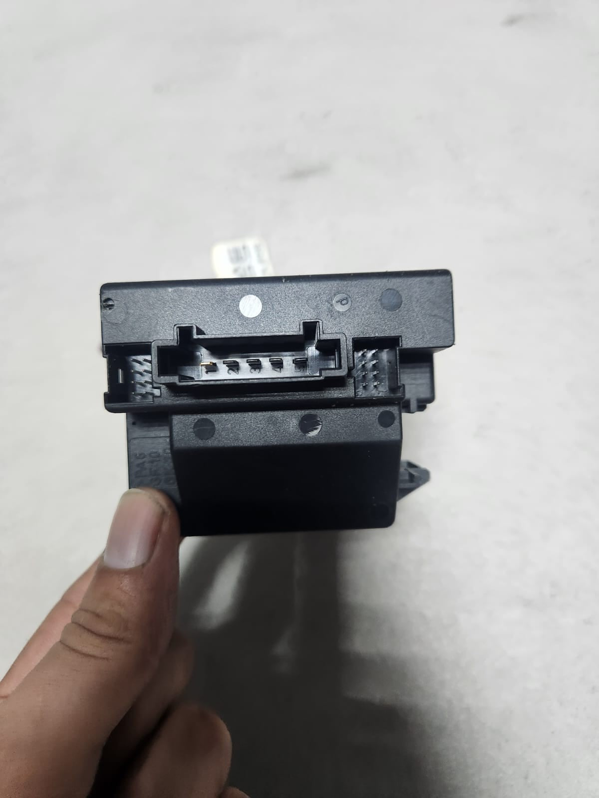 2003-2009 Mercedes-Benz C230 Ignition Switch Module 2095450908 W203 C230 and CLK