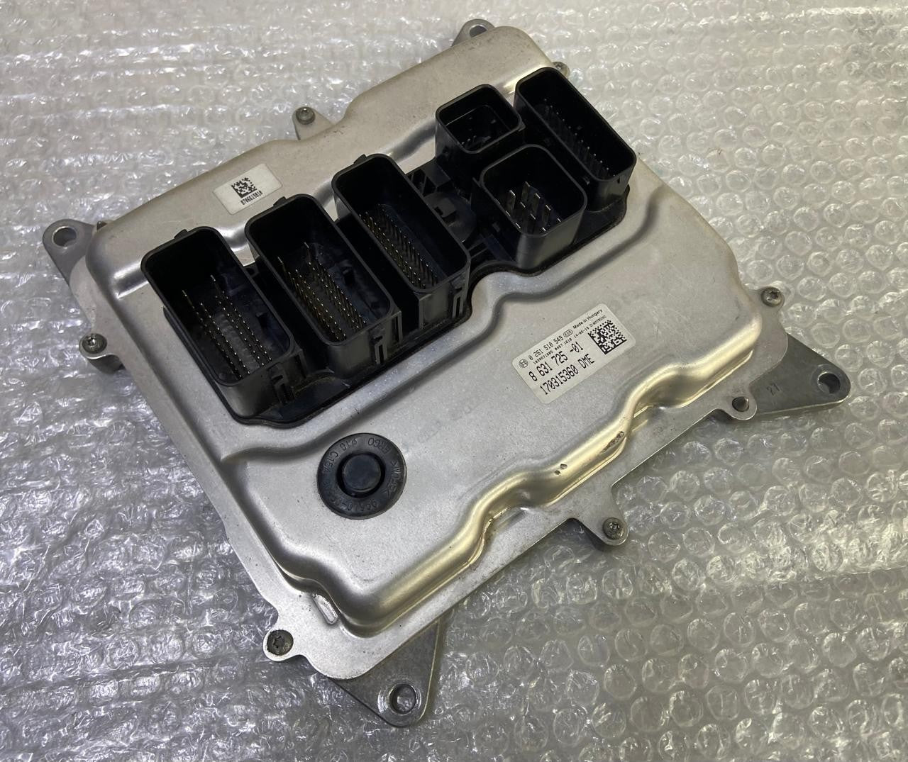 OEM BMW F22 N20 ENGINE CONTROL UNIT DME ECU SET 8631725 BOSCH