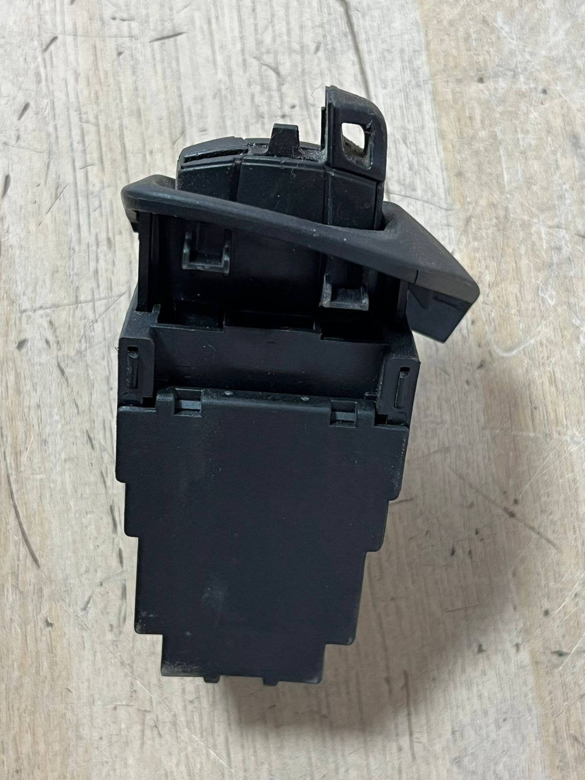 2013-2014 BMW X1 E84 N20 Engine Control Unit SET DME+ CAS2 + NO KEY 8617569