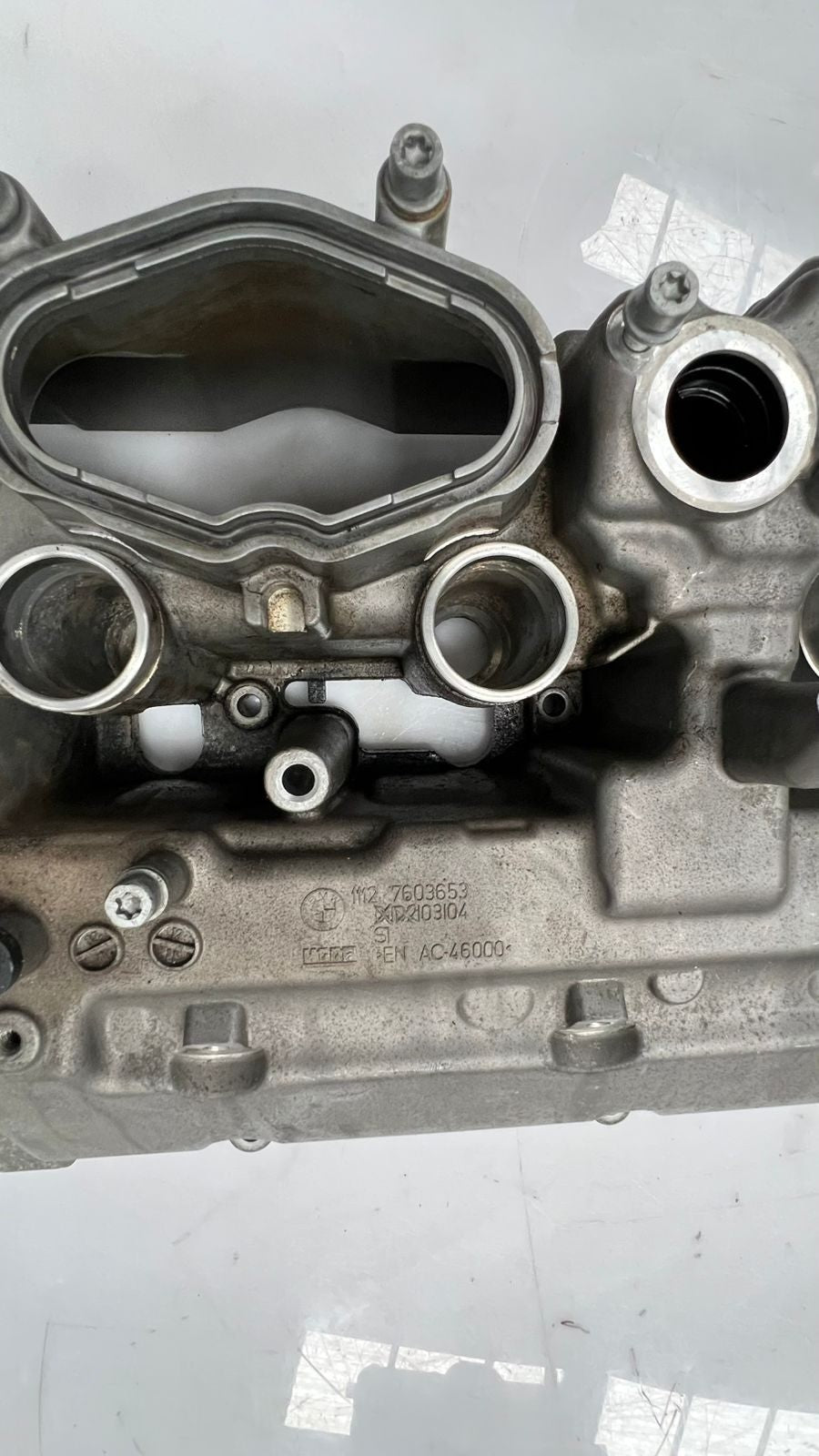 OEM Left Valve Cover for 2012-2016 BMW F10 M5 with S63 engine. 7603653
