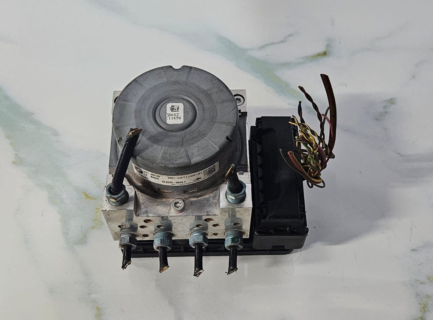OEM BMW F20 F21 F22 F23 F30 F31 F32 ABS PUMP CONTROL MODULE 6871109 6871110