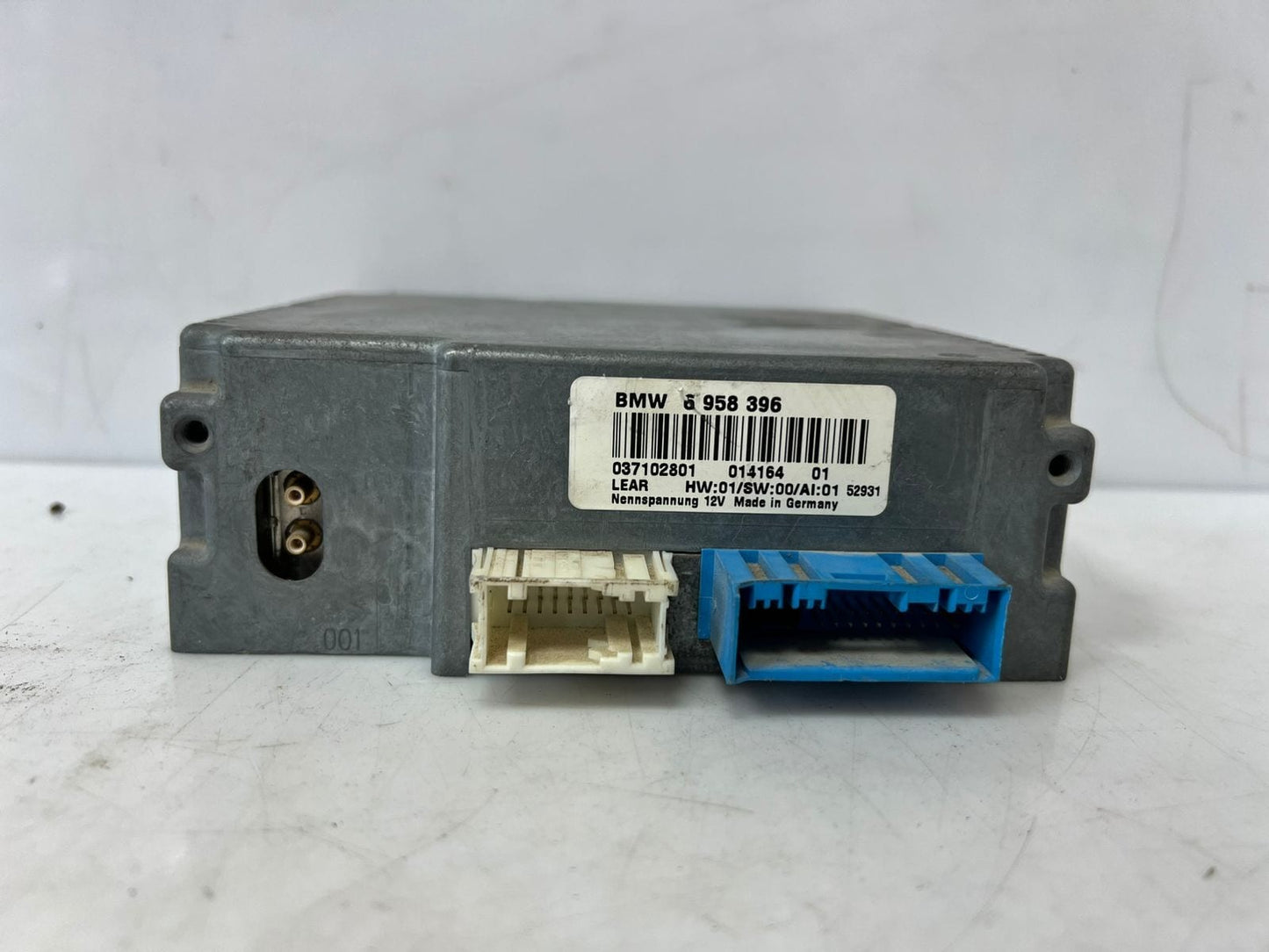 2005 BMW E60, E61, E65, E90, E70 X5, E71 X6 E66 TV /Video Control Module 6958396