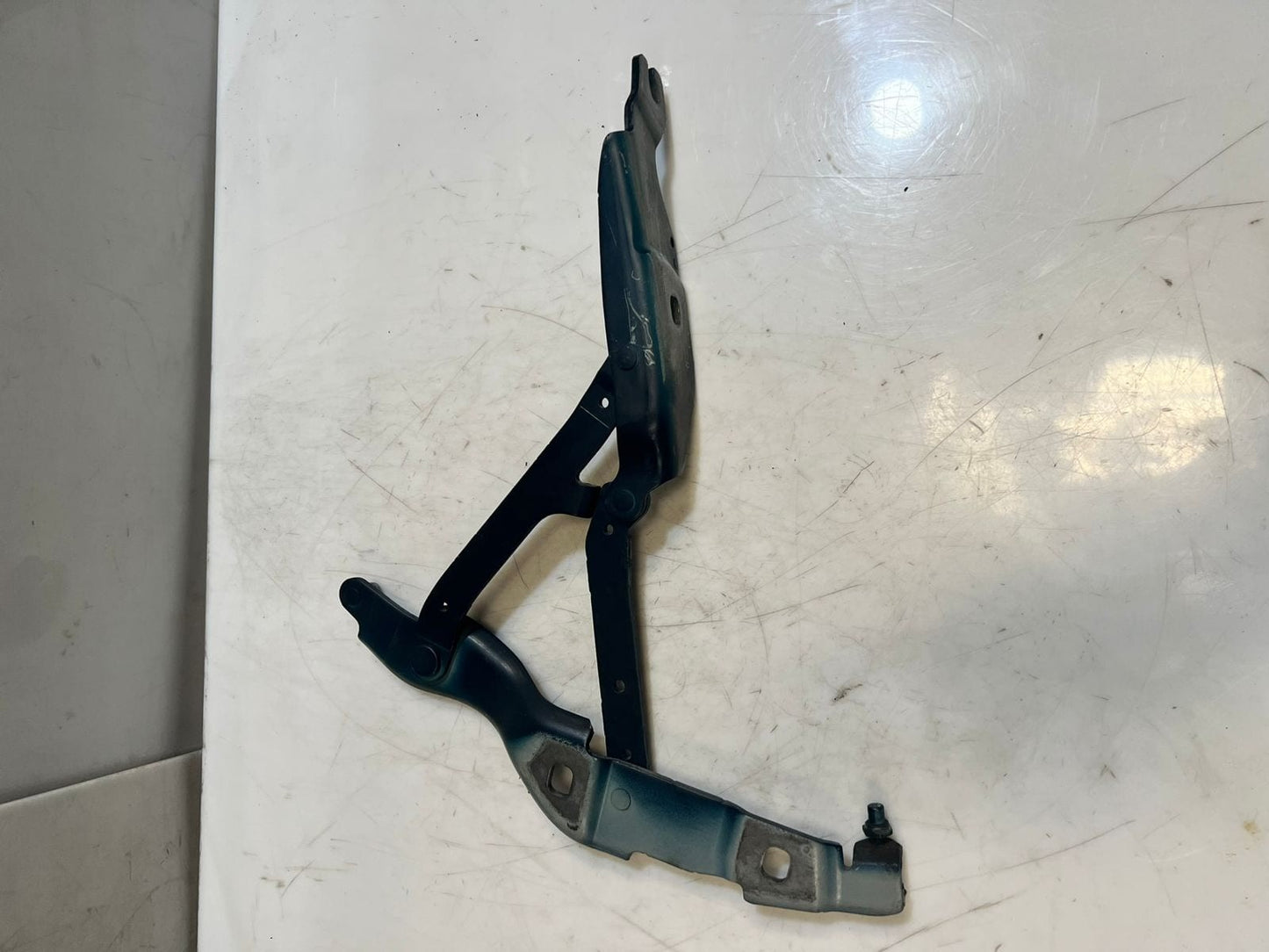 2009-2016 BMW Z4 E89 SERIES ENGINE LEFT SIDE BONNET Hood Hinge 7191511 OEM