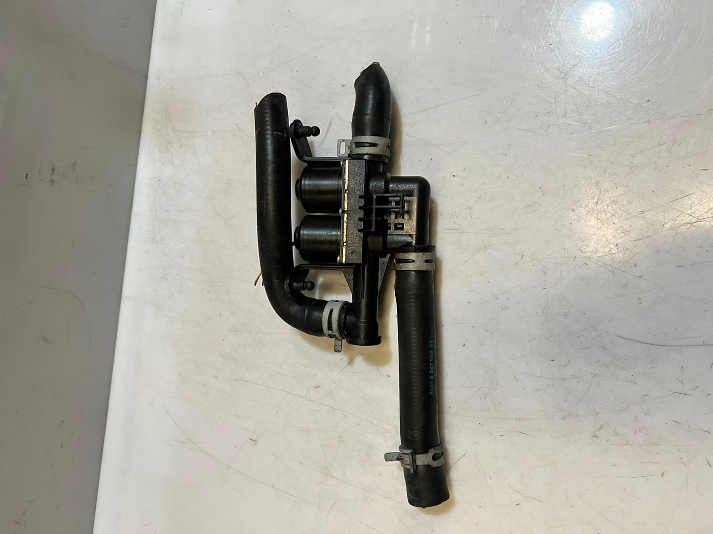 2010-2021 BMW 5 7 Series F10 F11 F07 F10 740i Heater Control Valve 9119164 OEM