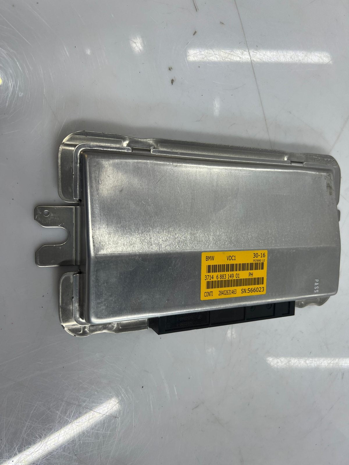 2012-2018 BMW M6 Suspension Control Module 6883149