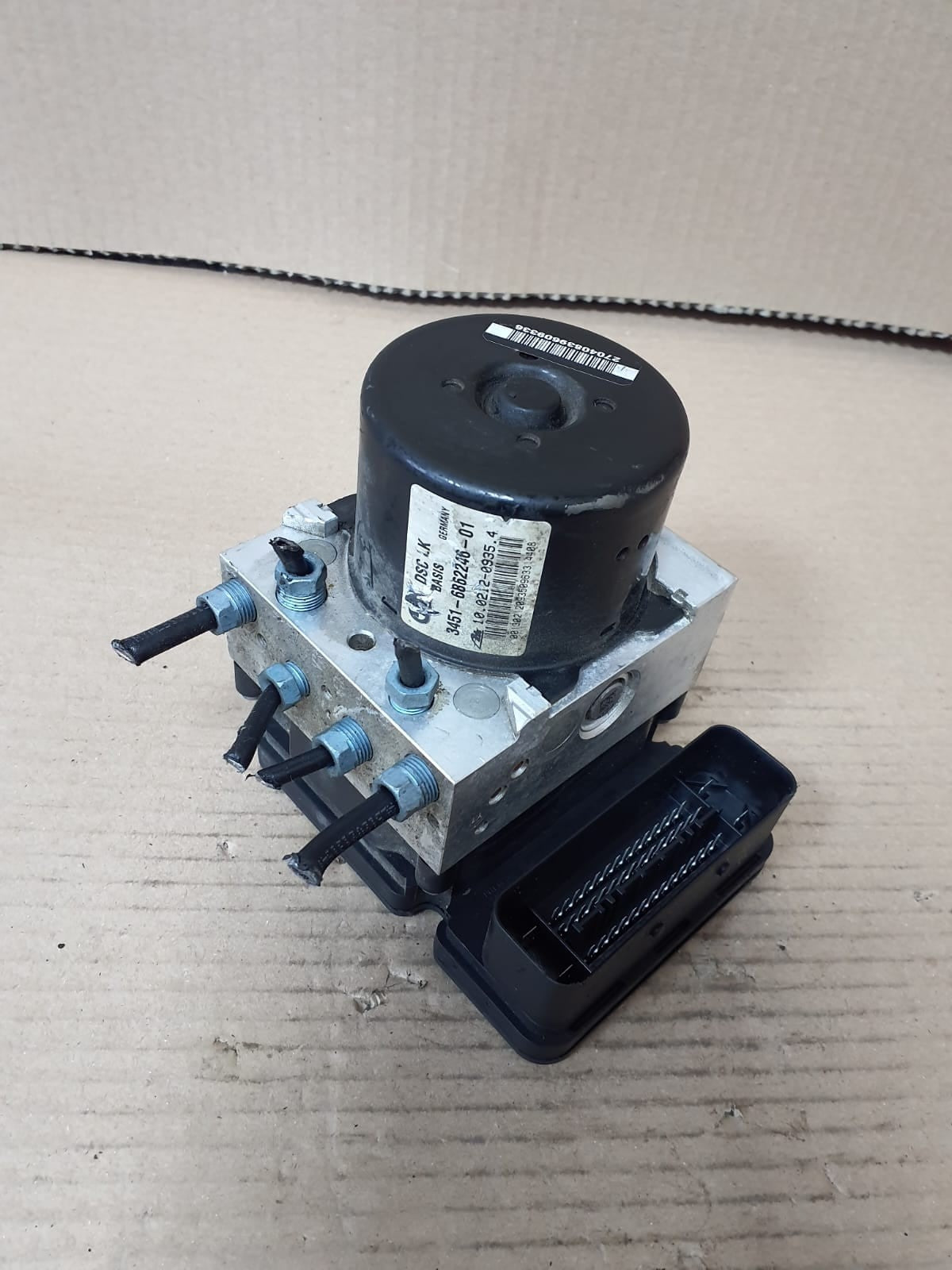 2012-2013 BMW F30 F31 F35 320i and 328i ABS Pump Control Module 6862246 OEM