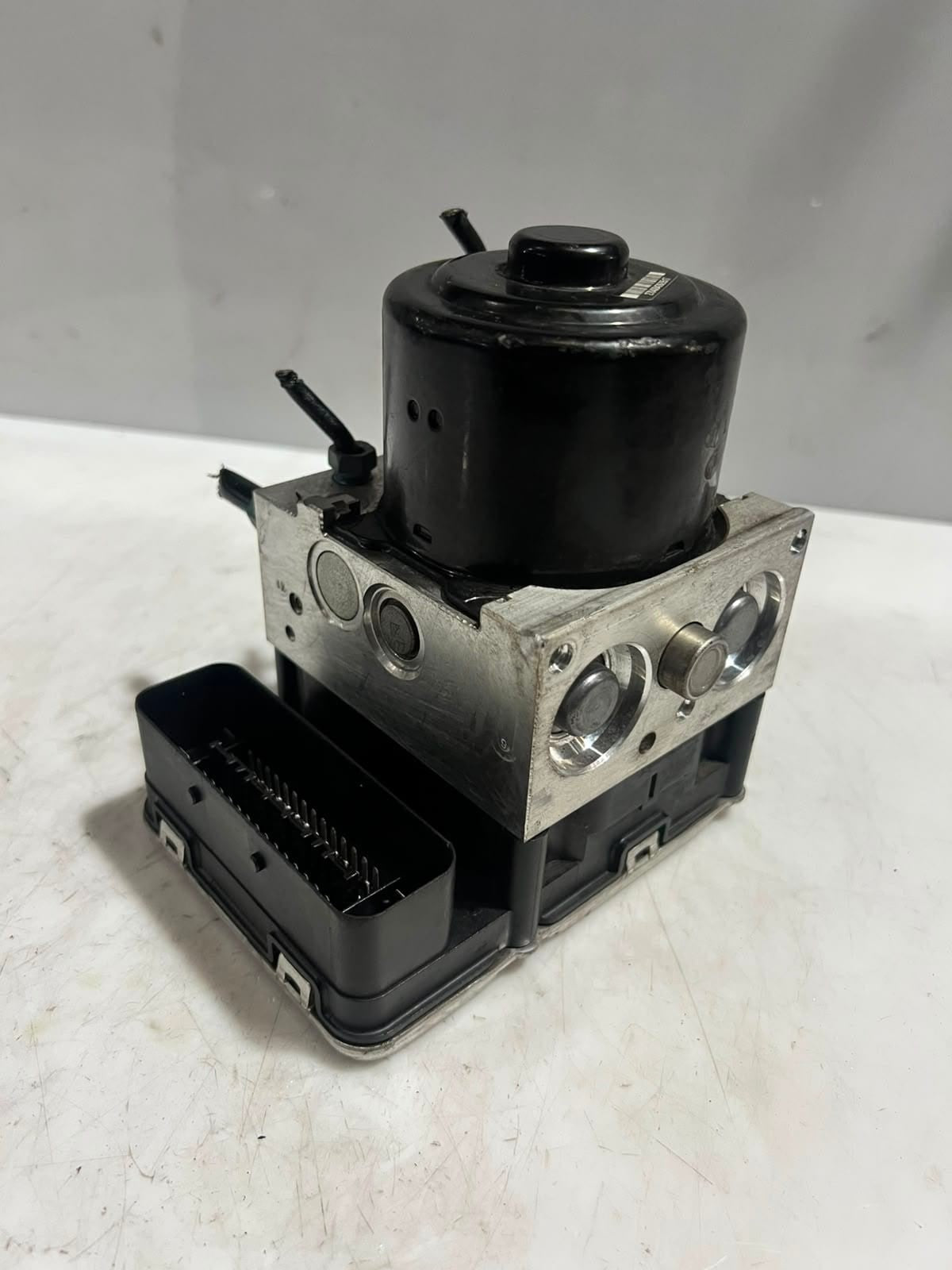 2011-2017 BMW X3 F25 and X4 F26 Abs Brake Pump Control Module 6857644 OEM