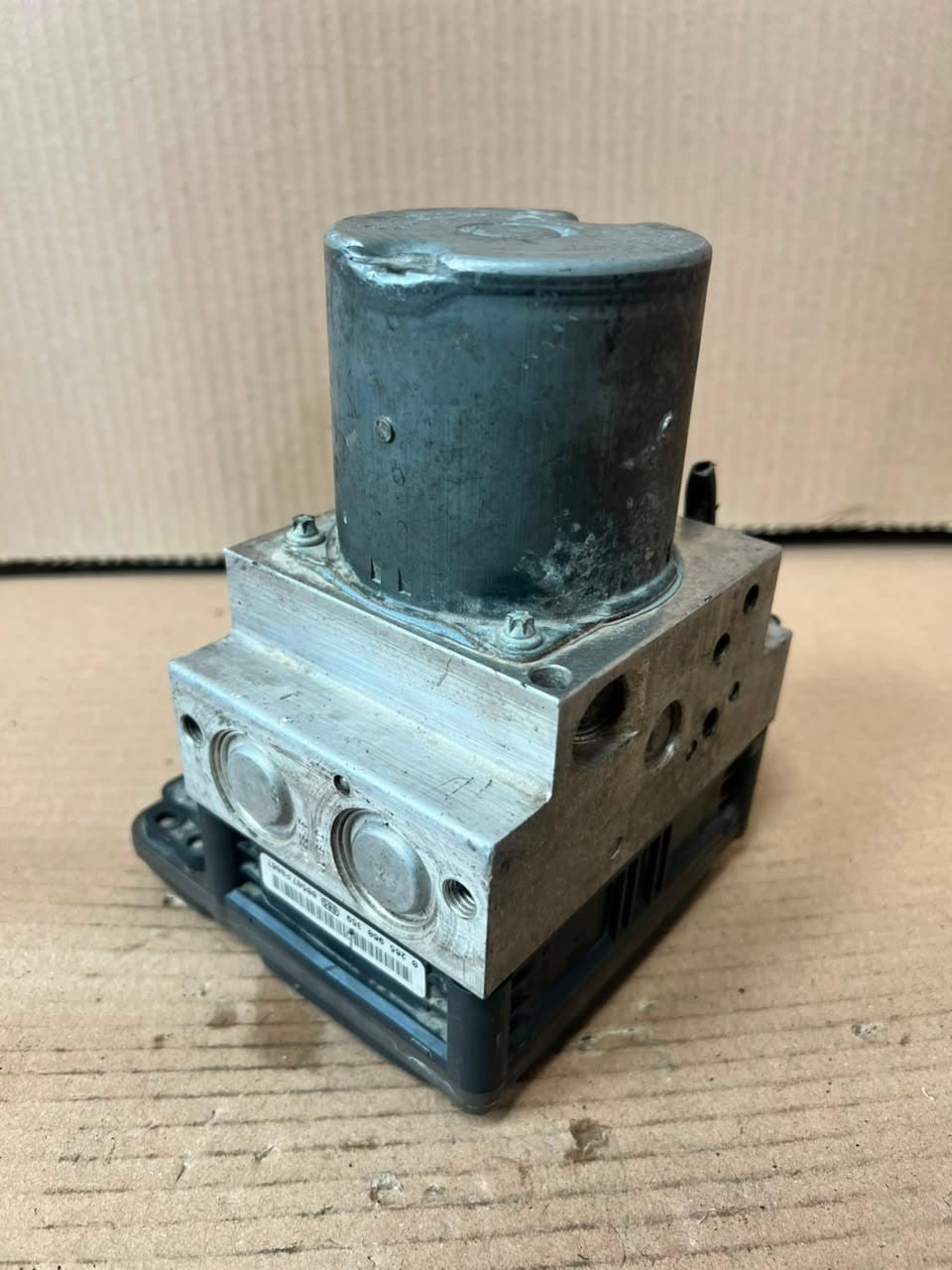 2010-2011 BMW X5 E70 and X6 E71 ABS DSC Pump Control Unit 6793492 OEM