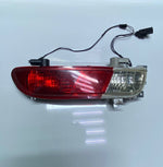 Bild in die Galerieansicht laden, 2006-2007 BMW 650i Rear Bumper Taillight 6911900 E63 E64