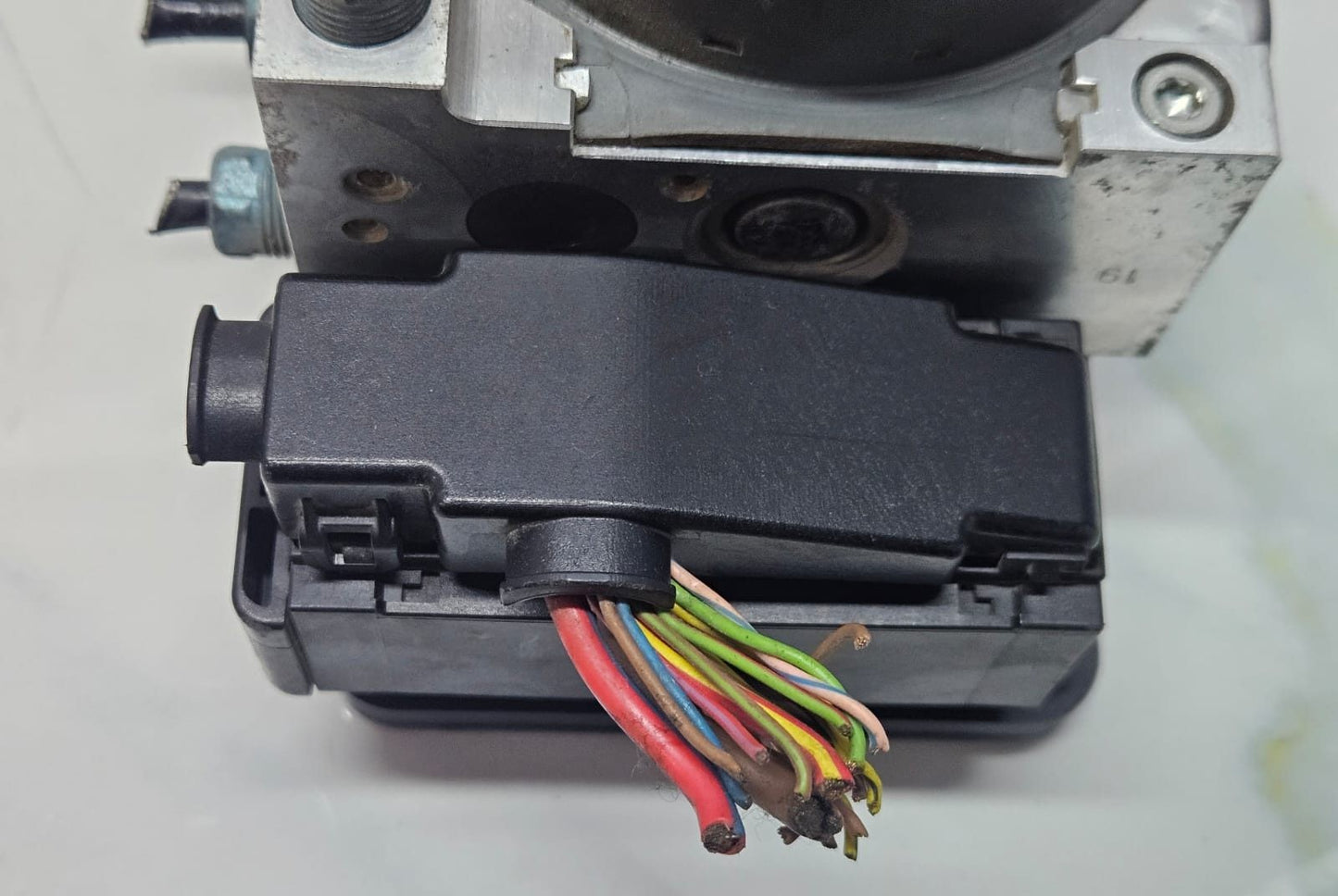 2014-2015 BMW 320i Anti Lock Brake Pump Module 6869726