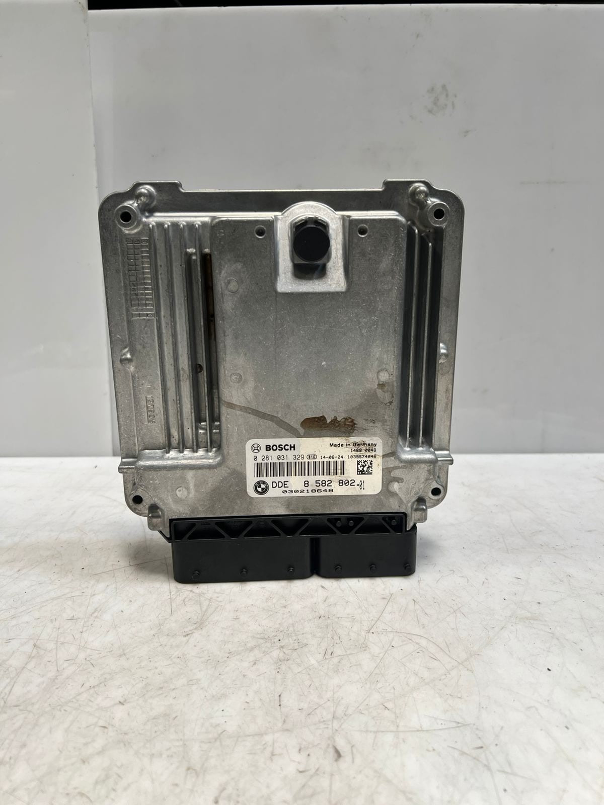 BMW F10 F30 F31 330d 530d Diesel N57N Engine Control Unit ECU DDE 8582802 OEM