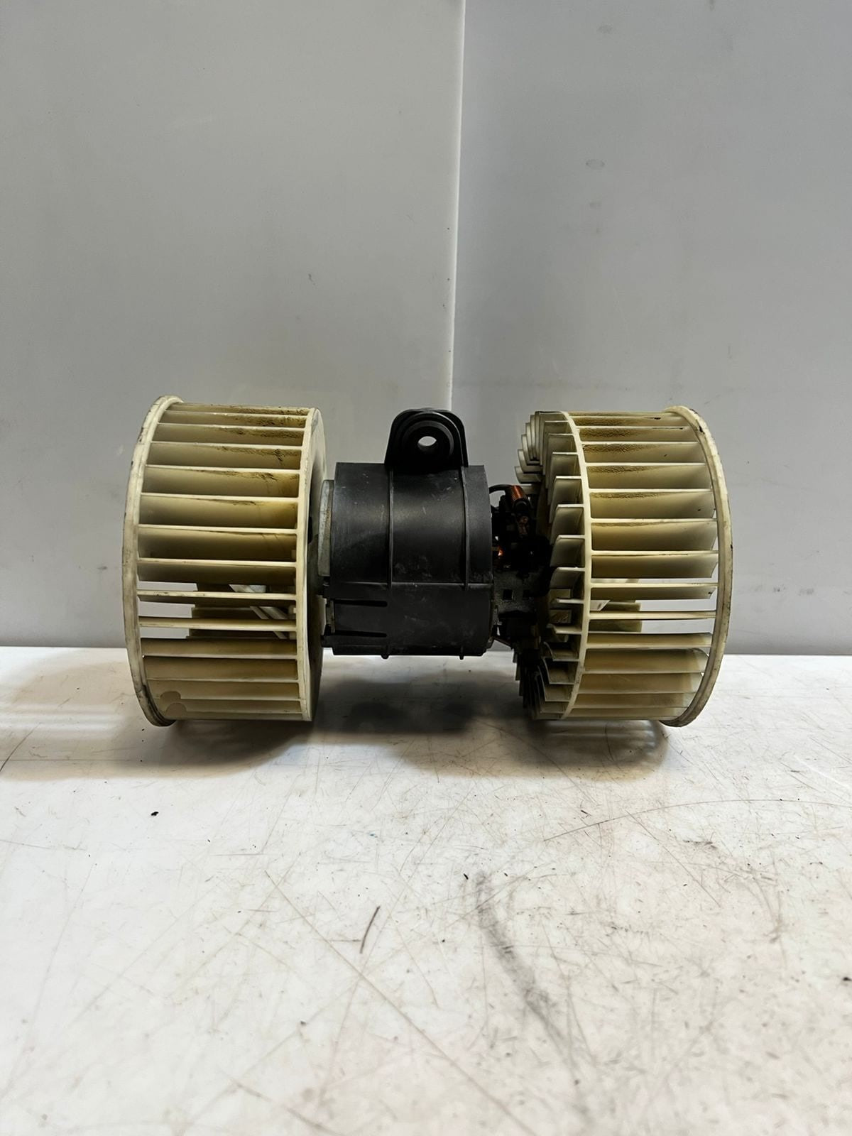 2000-2006 BMW X5 E53 and E39 VALEO Heater Blower Fan Motor 8385558 OEM