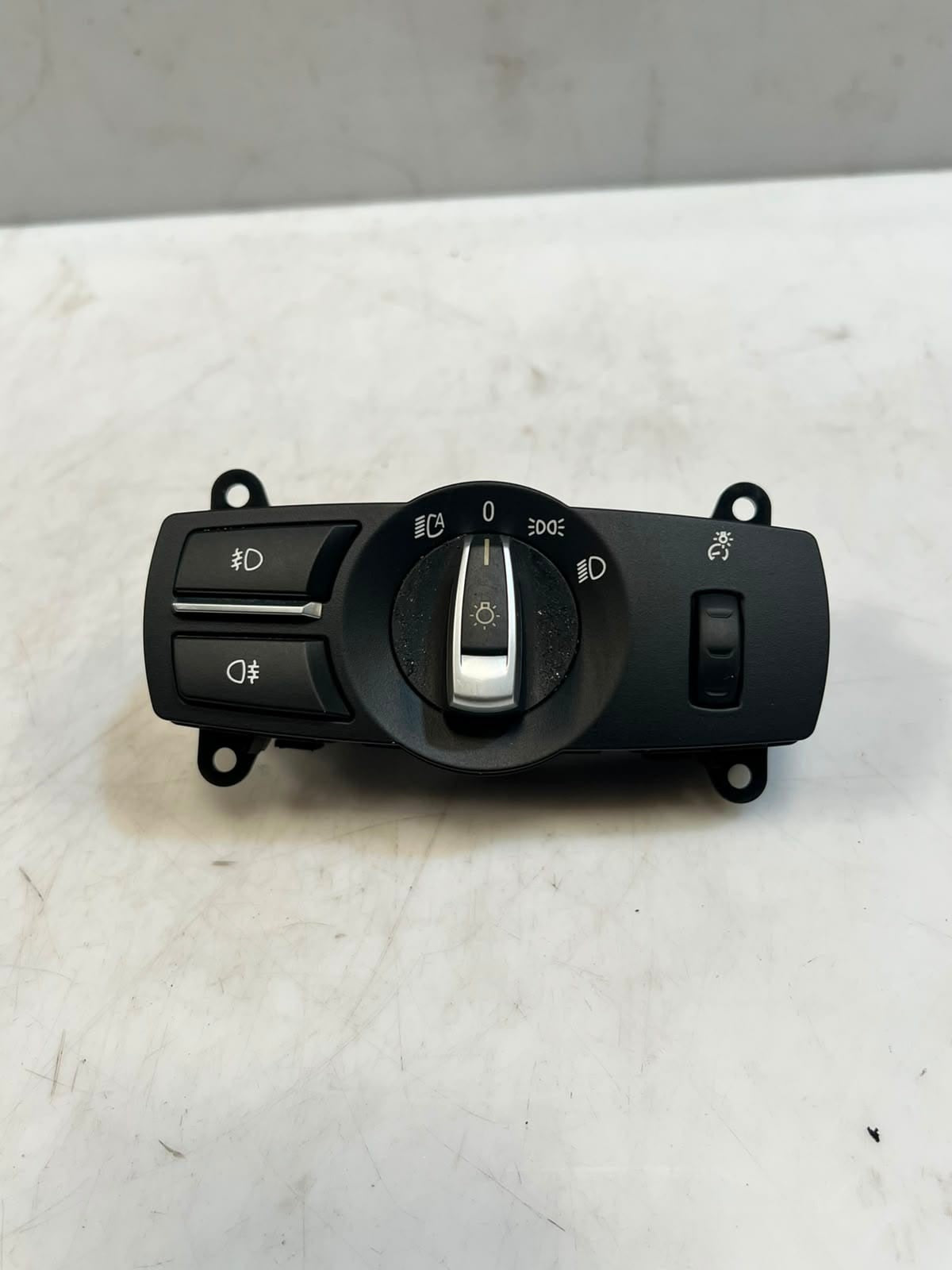 2010-2012 BMW 740i 5 Series F10 F11 6 Series F13 N47 D20 Light Switch 9192744