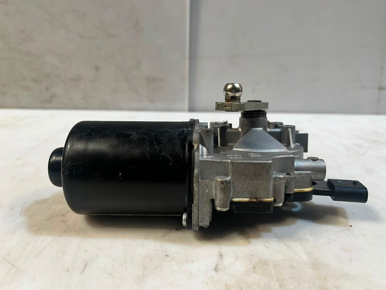 2011-2019 BMW 3 Series F30 F31 F35 F33 F20 F21 Wiper Motor and Linkage 7267504