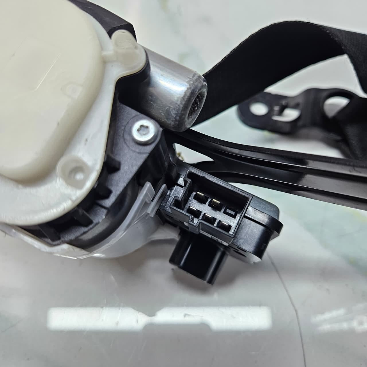 2021-2025 BMW X3 G01 X4 G02 F97 F98 iX3 G08 Front Right Seat Belt 7469954