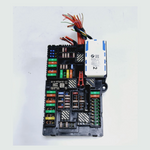 Bild in die Galerieansicht laden, BMW 330I M340 G20 G22 POWER SUPPLY FUSE BOX CONTROL MODULE 8734161 OEM