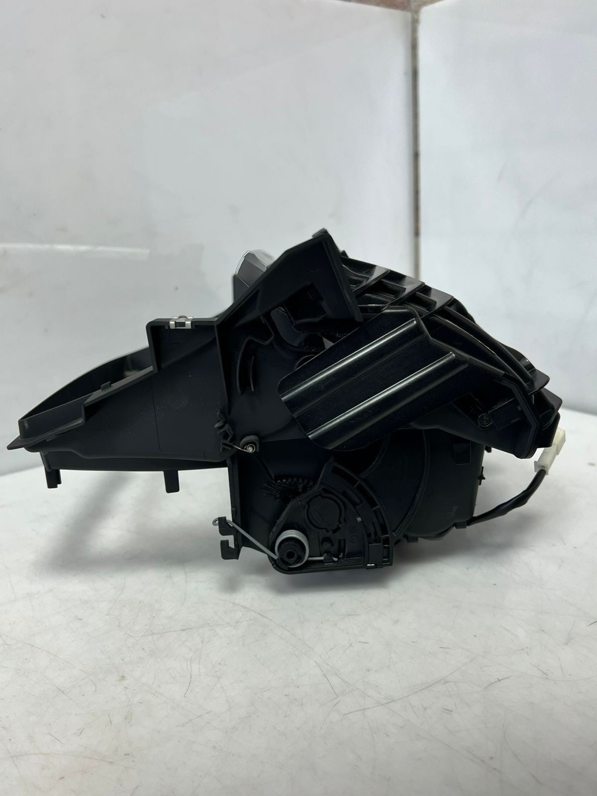 BMW 8' G14 G15 G16 GRAN COUPE Centre Console Storage Compartment 9396504 OEM