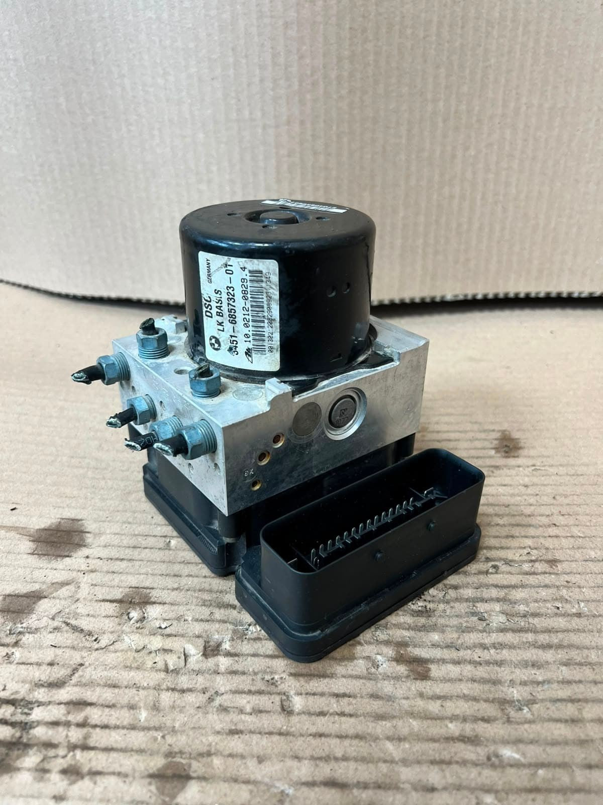 BMW 1 Series F20 F21 3 Series E90 E91 F30 ABS Pump Control Module 6857323