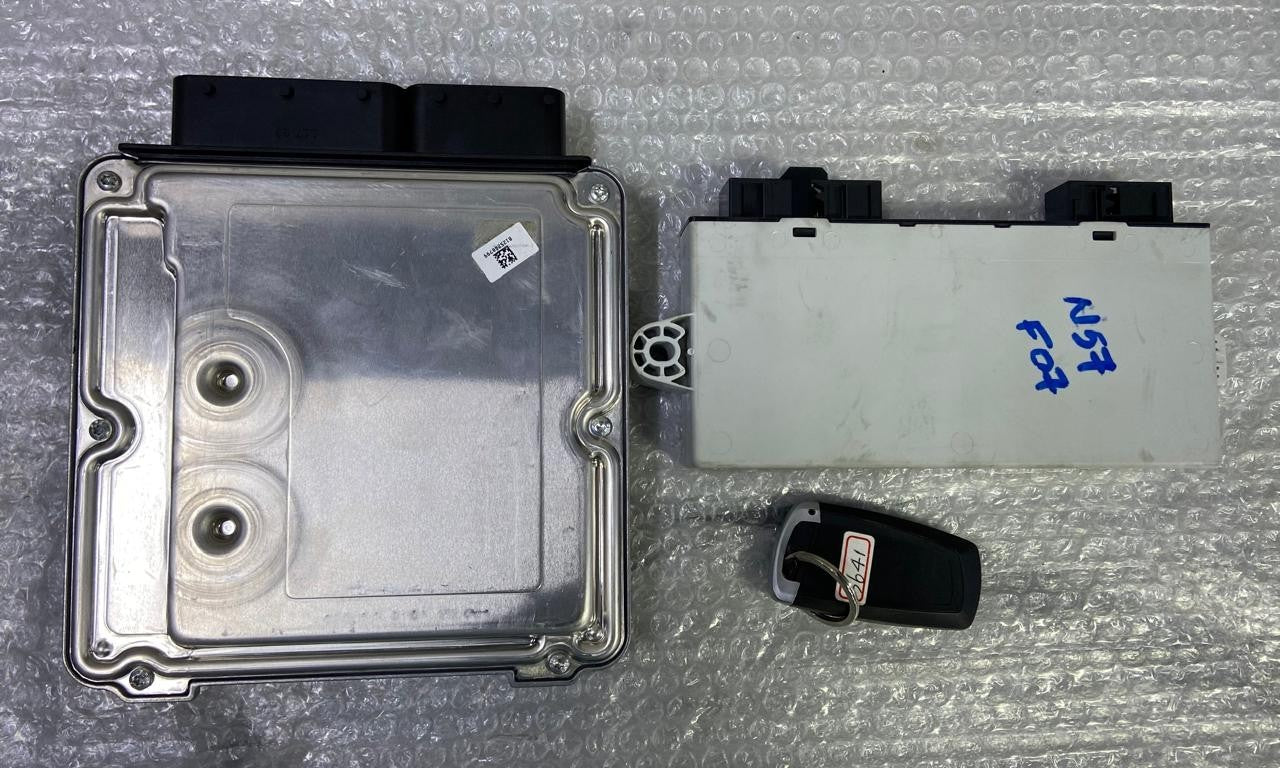 OEM BMW F07 N57N Engine Control Unit Module ECU DDE SET 8572440 BOSCH