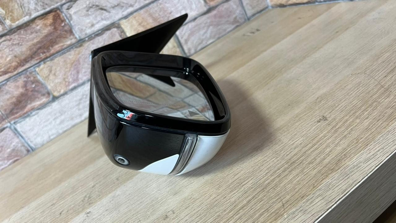 BMW RIGHT Front Door Electric Wing Mirror F0184102U668B 5 Series G30 G31 RHD
