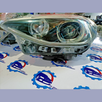 Bild in die Galerieansicht laden, BMW 1 Series 120I F20 2012 XENON Headlight set 2013