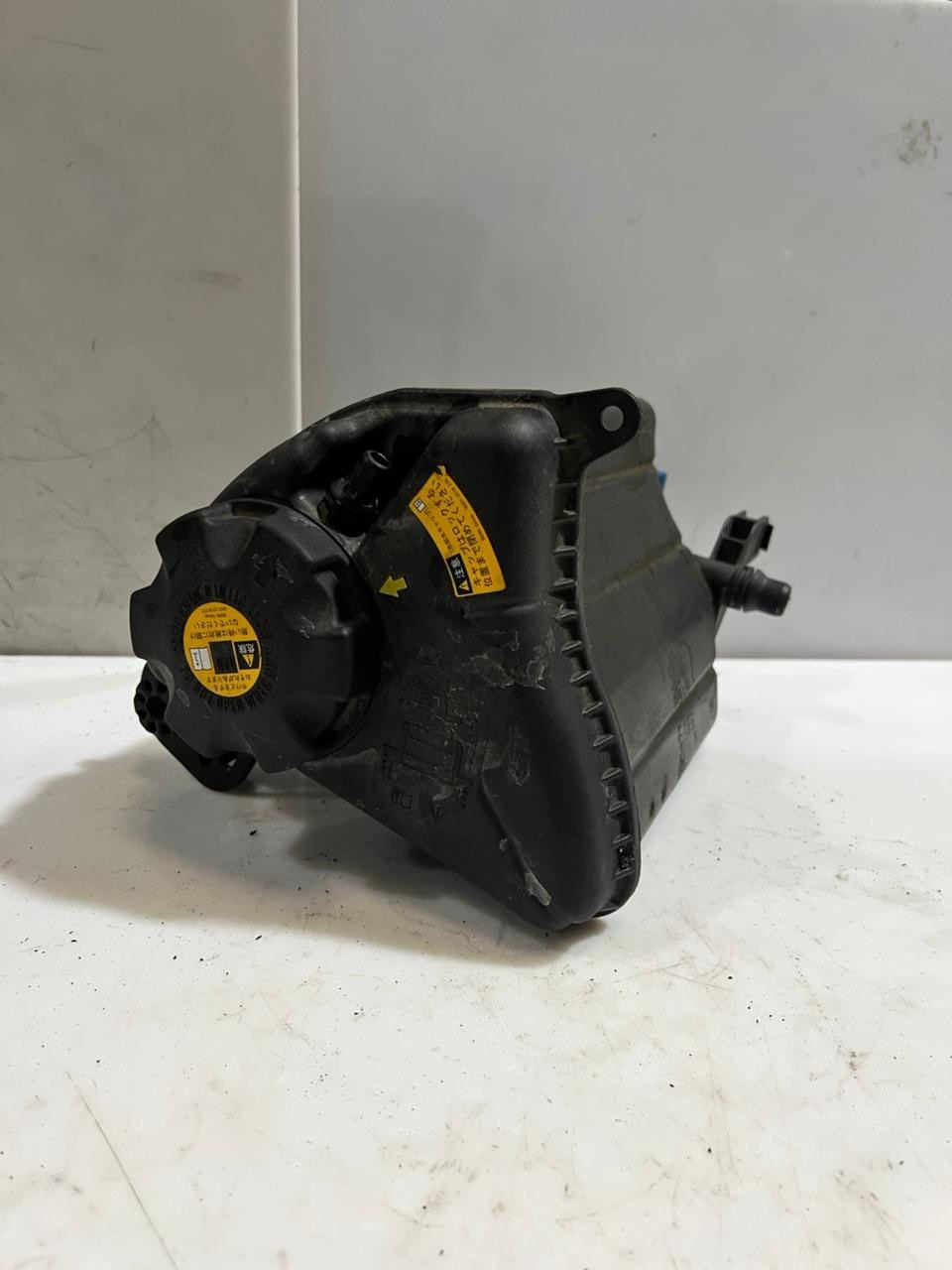 BMW M3 G80 F06 F07 F10 F11 F18 Coolant Expansion Tank 7647283 OEM