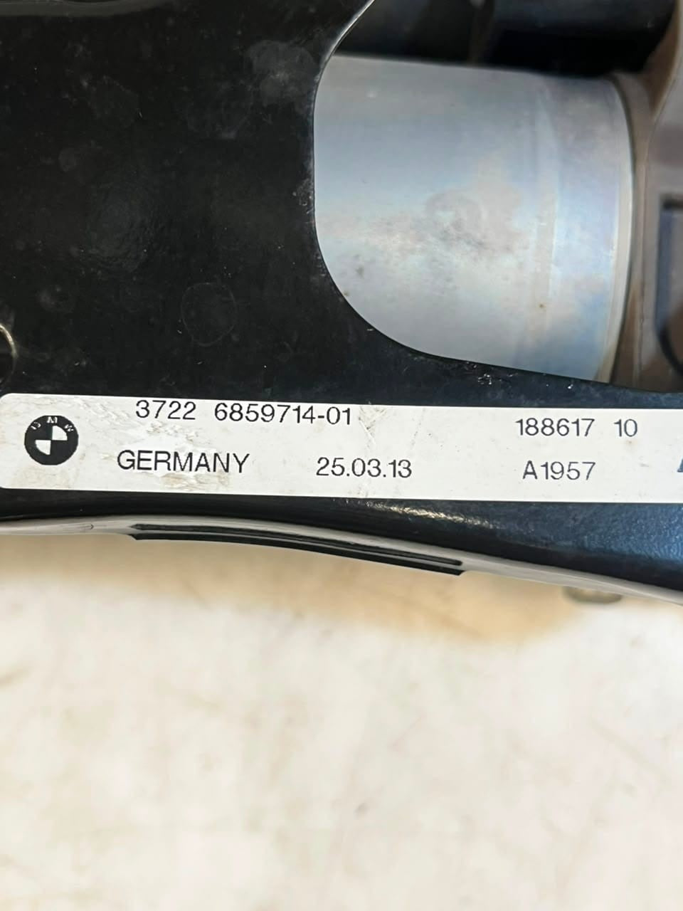 2012 BMW X5 E70 X6 E71 Air Suspension Compressor PUMP 6859714 OEM
