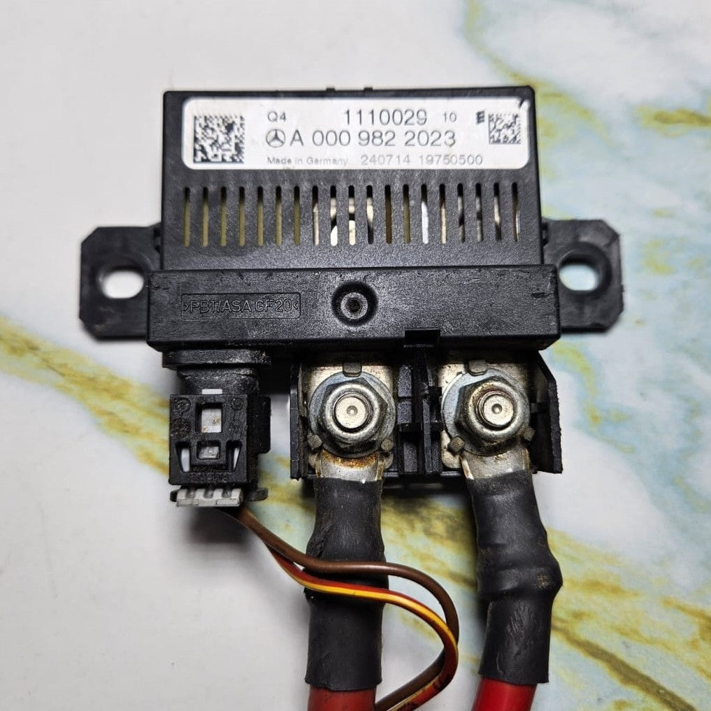 2013-2020 Mercedes-Benz Battery Control Relay Control Module A000 9822023 OEM