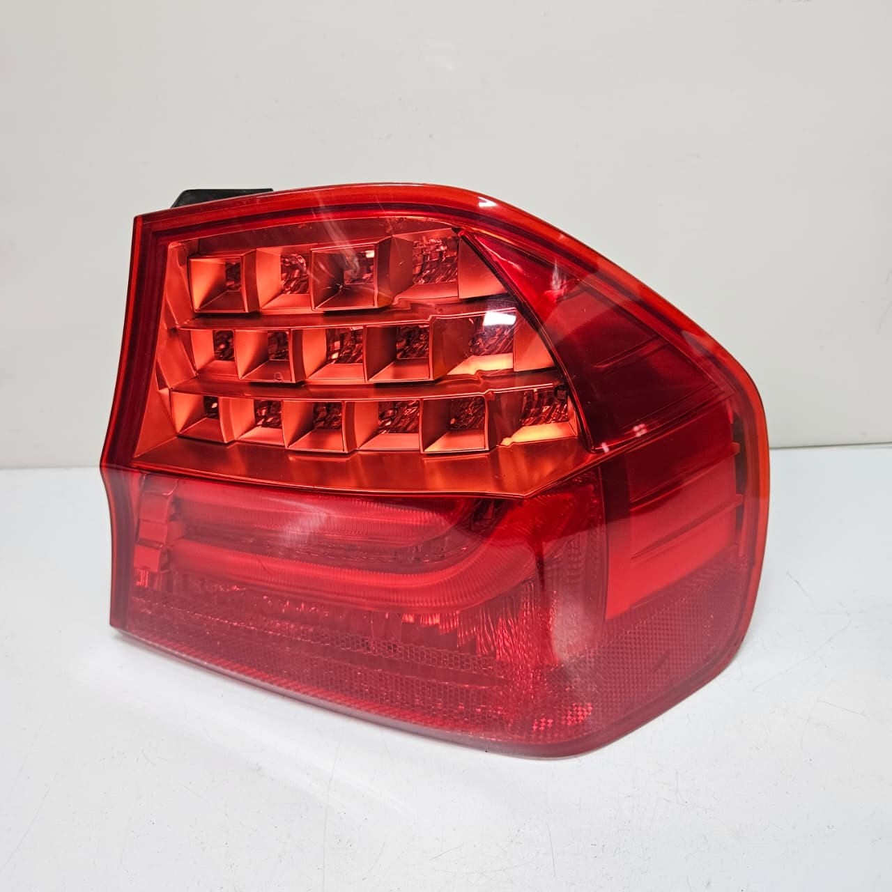 OEM BMW 3 Series E90 E91 Rear Right Taillight LED 4871732