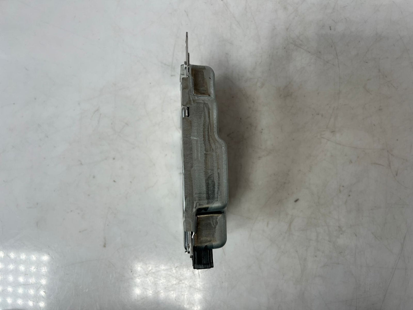 2017-2019 BMW G11 G12 G14 G15 750i Battery Charge Control Module 6819649 OEM