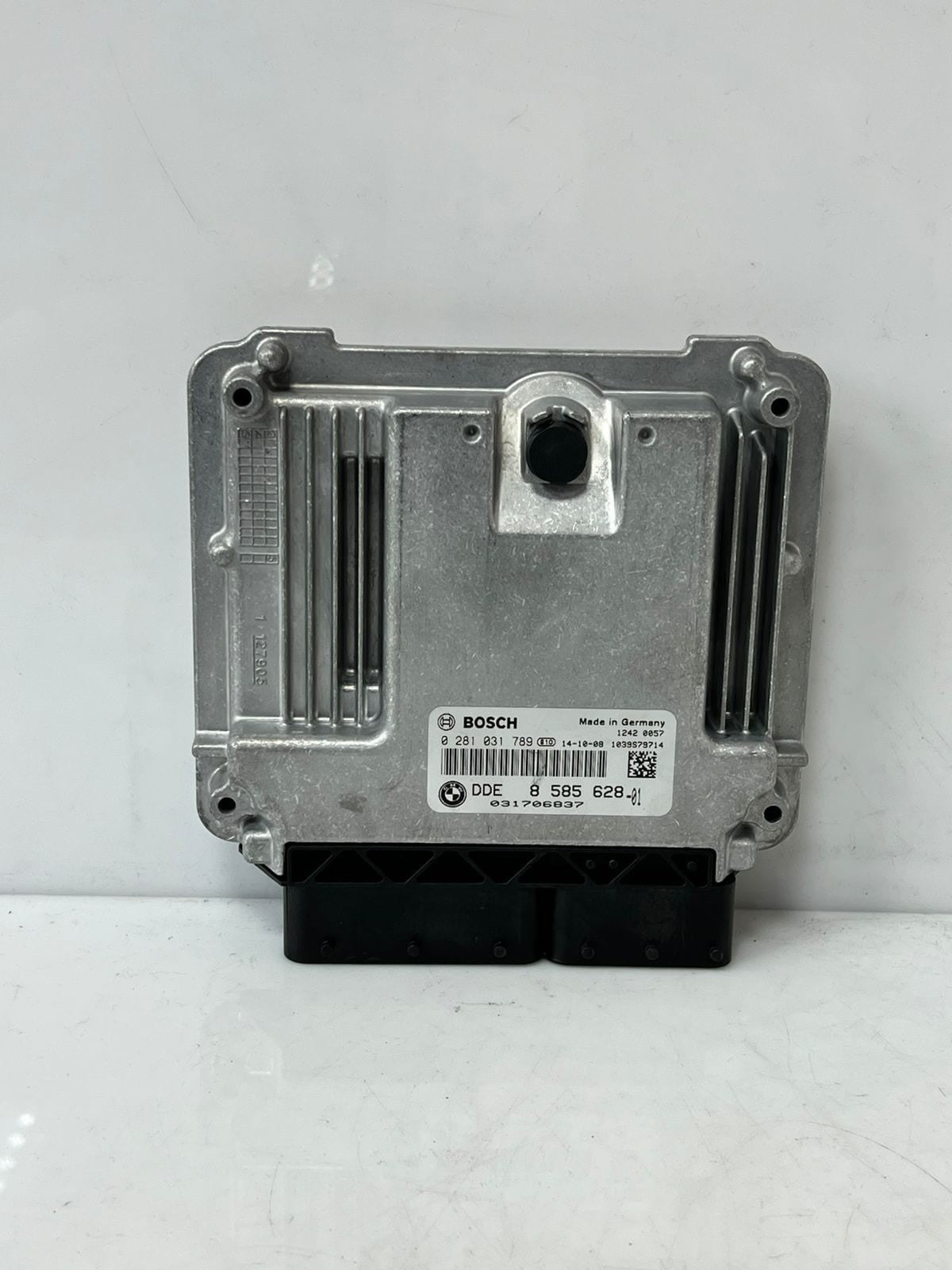 2014-2018 BMW X3 328d DIESEL Engine Control Module ECU DDE 8585628 OEM