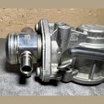 قم بتحميل الصورة إلى عارض الصور، 12-18 Mercedes W212 C300 M276 High Pressure Fuel Pump W/Housing A276 0700601 OEM