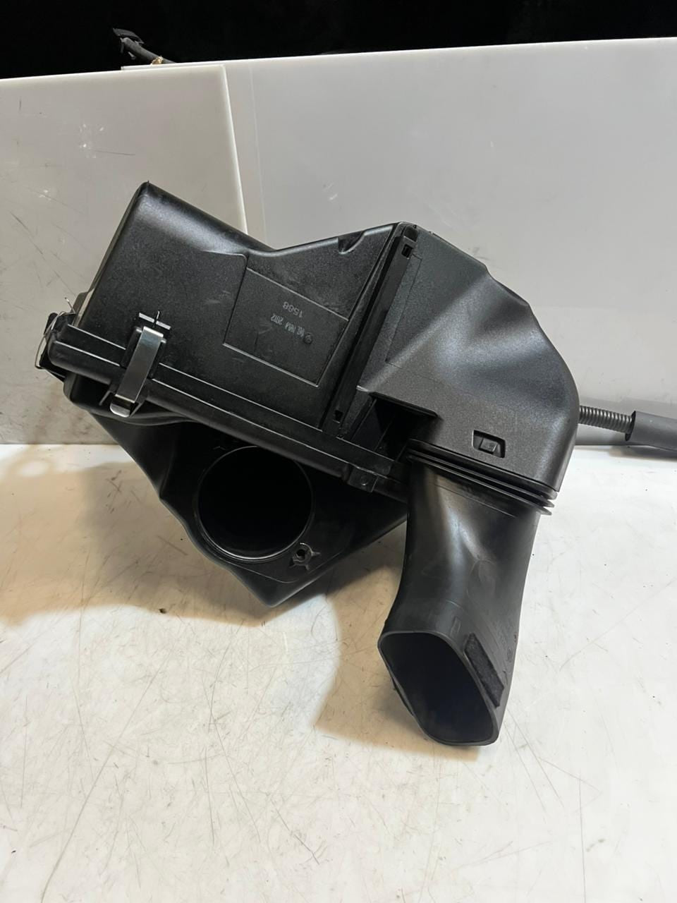 2011 BMW E90, E91, E92, E93 X1 E84 130KW DIESEL Air Filter Housing 8512599 OEM