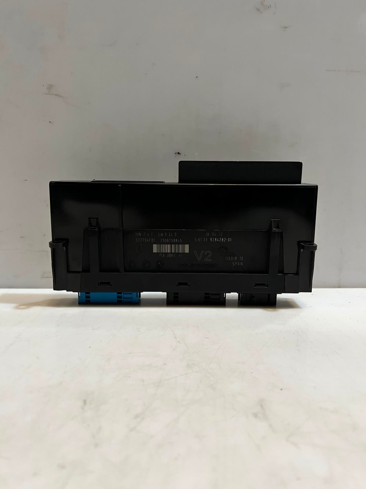 BMW F10 F11 F13 F06 F01 M5 Junction Box Electronic Control Unit V-2 unit 9284282