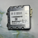 Bild in die Galerieansicht laden, 2010-2016 Mercedes-Benz C63 AMG Front Windshield Camera Lane Assist A0009057202