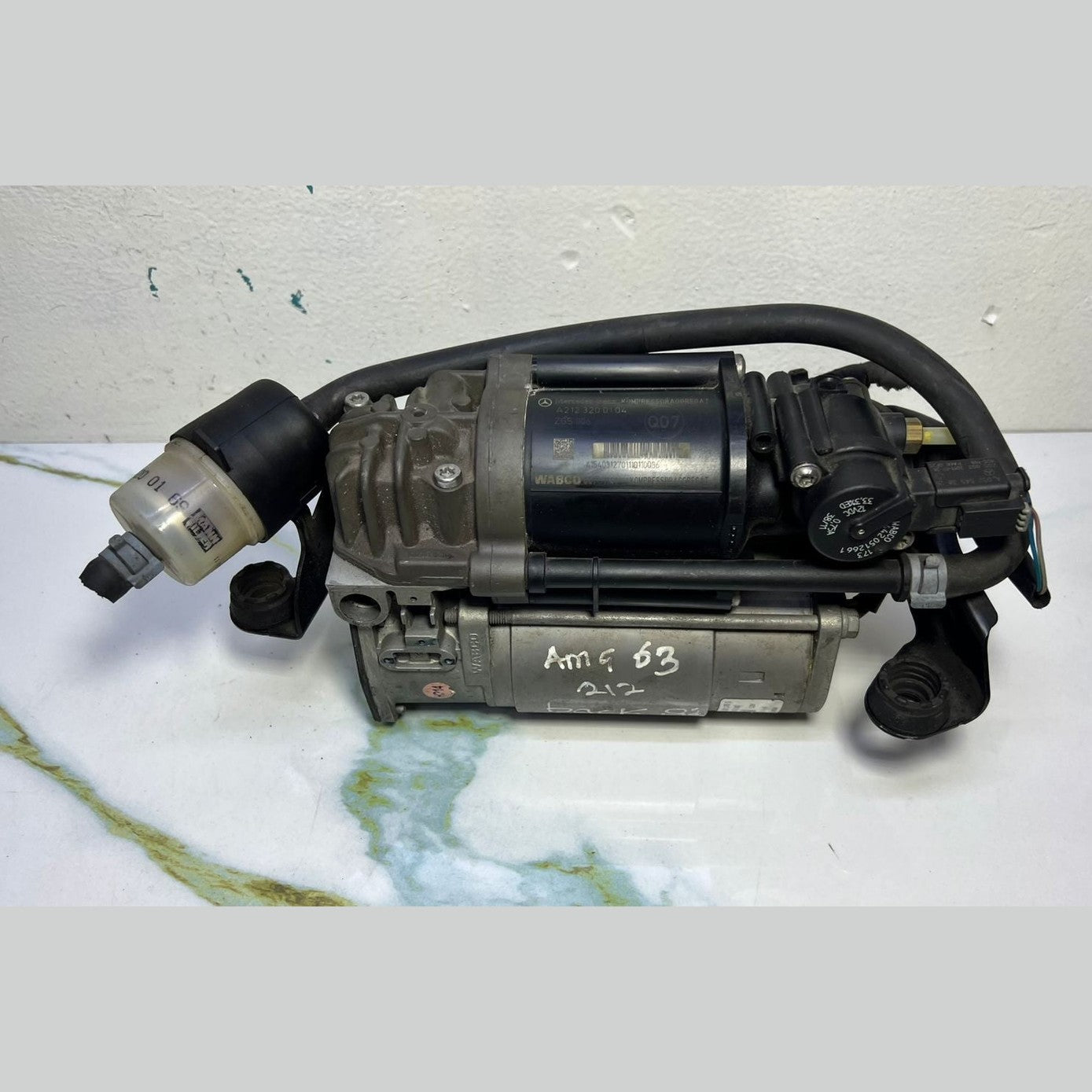 2012 Mercedes-Benz E300 Air Suspension Compressor A2123200104 W212 and W218