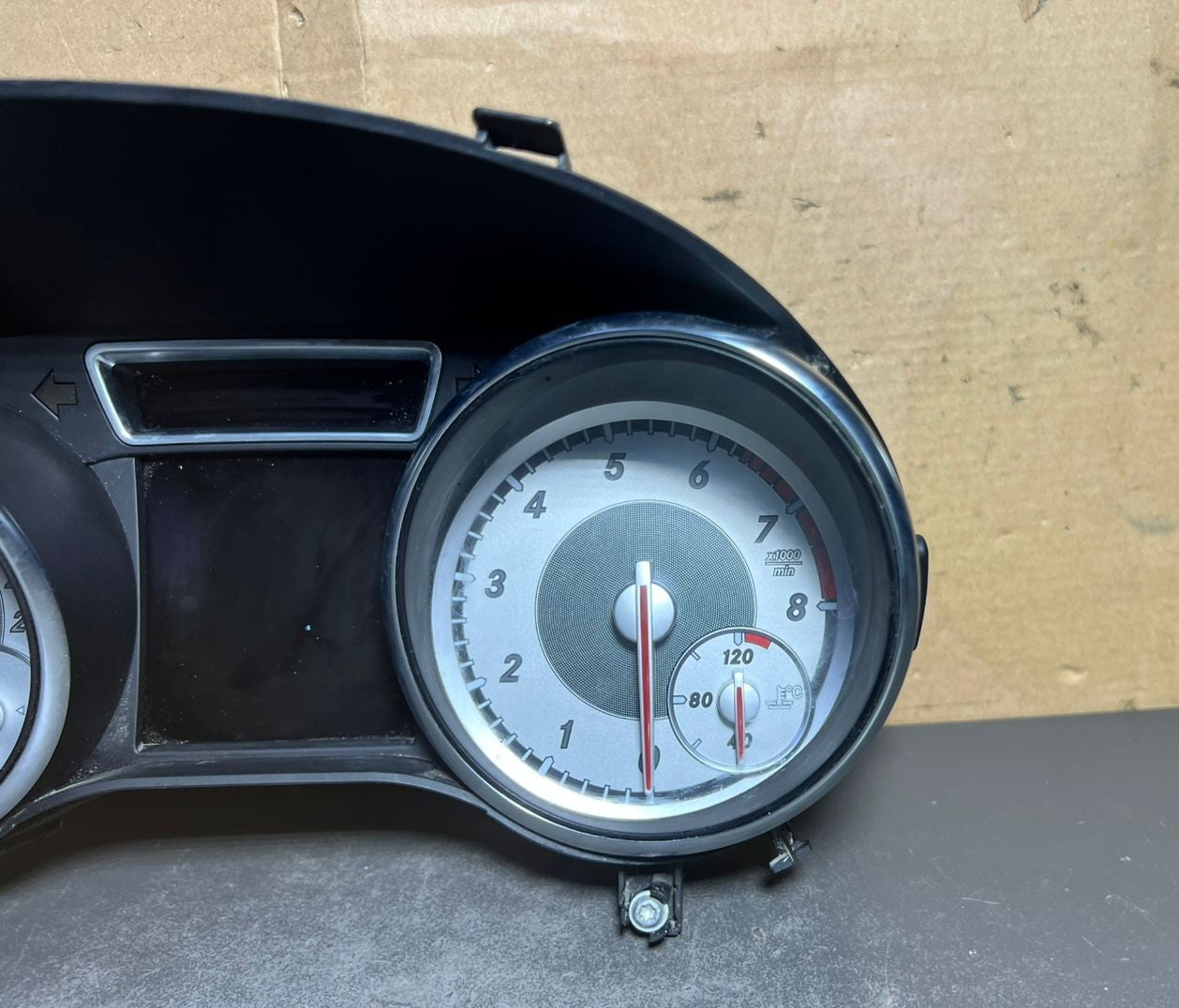 14-17 Mercedes-Benz W117 CLA Instrument Cluster Speedometer A117 9004001 OEM