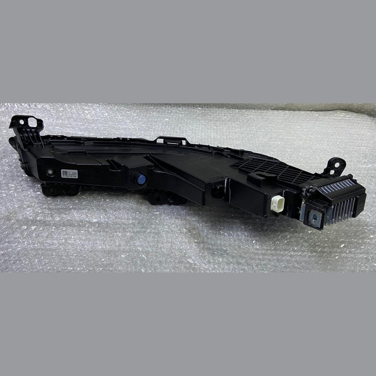 OEM BMW 7 Series G70 Headlight Upper LED Front 9879935 left Side