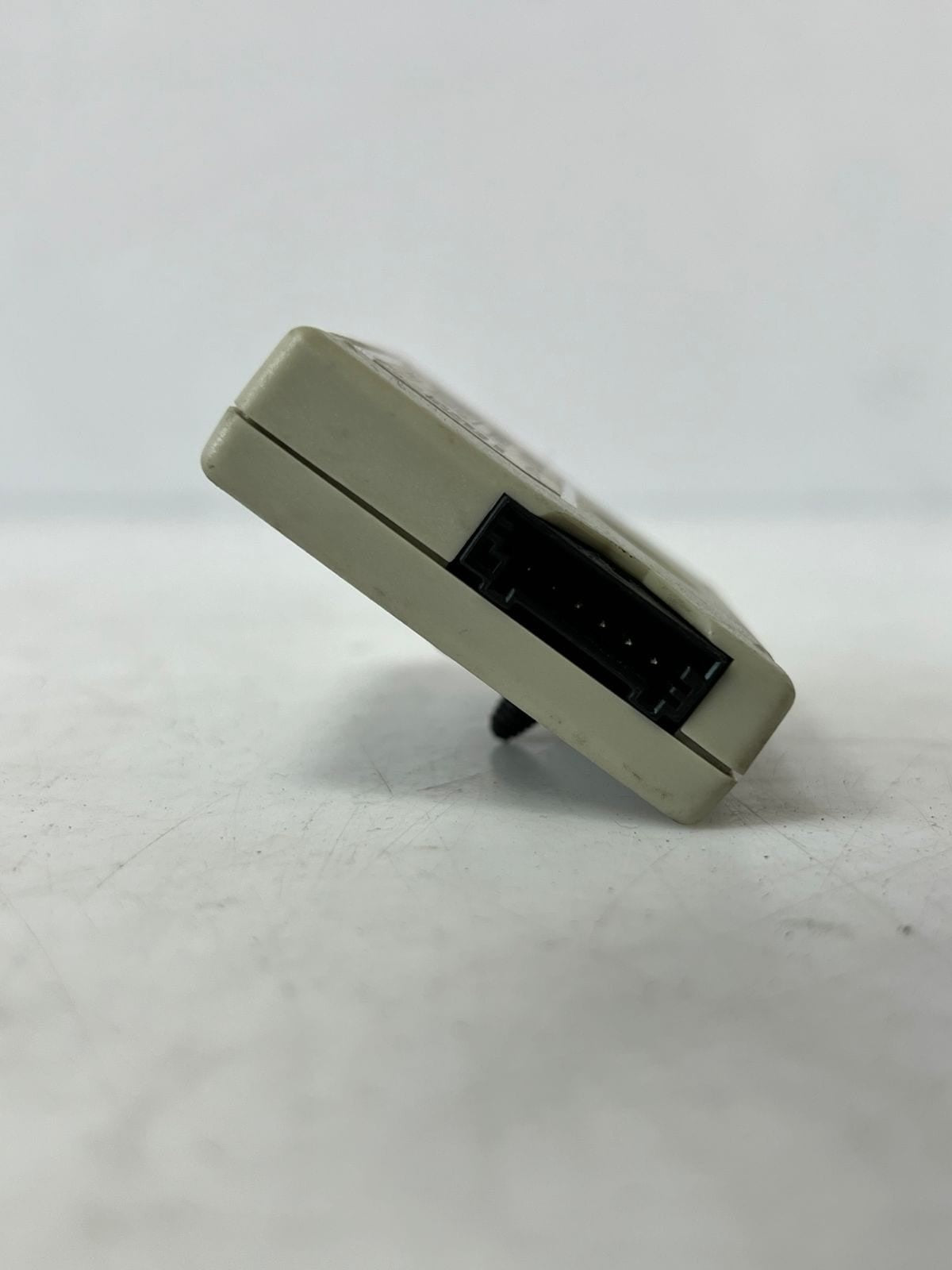 2011-2016 BMW 528i XDRIVE ANTENNA SUPPRESSION FILTER MODULE 9261095 OEM