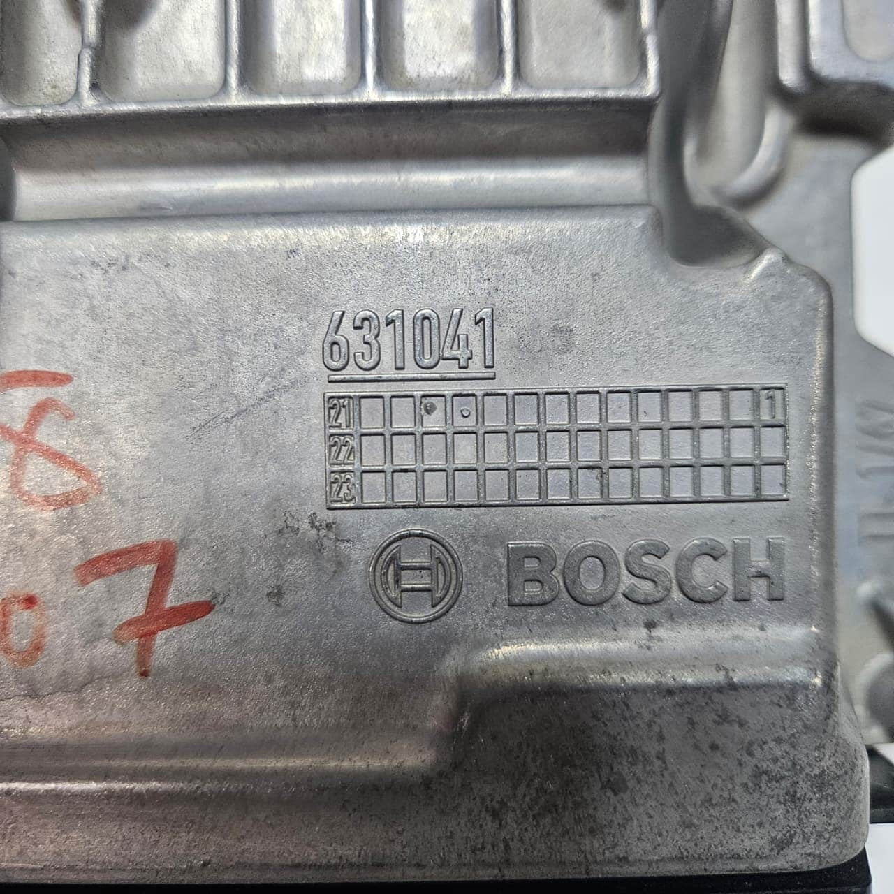 2019 BMW X7 G07 with S68 4.4L V8 Engine Control Unit Bosch 5A40DA3 OEM