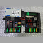 قم بتحميل الصورة إلى عارض الصور، OEM BMW 740 750 G11 G12 REAR POWER DISTRIBUTION FUSE RELAY BOX MODULE 9377503