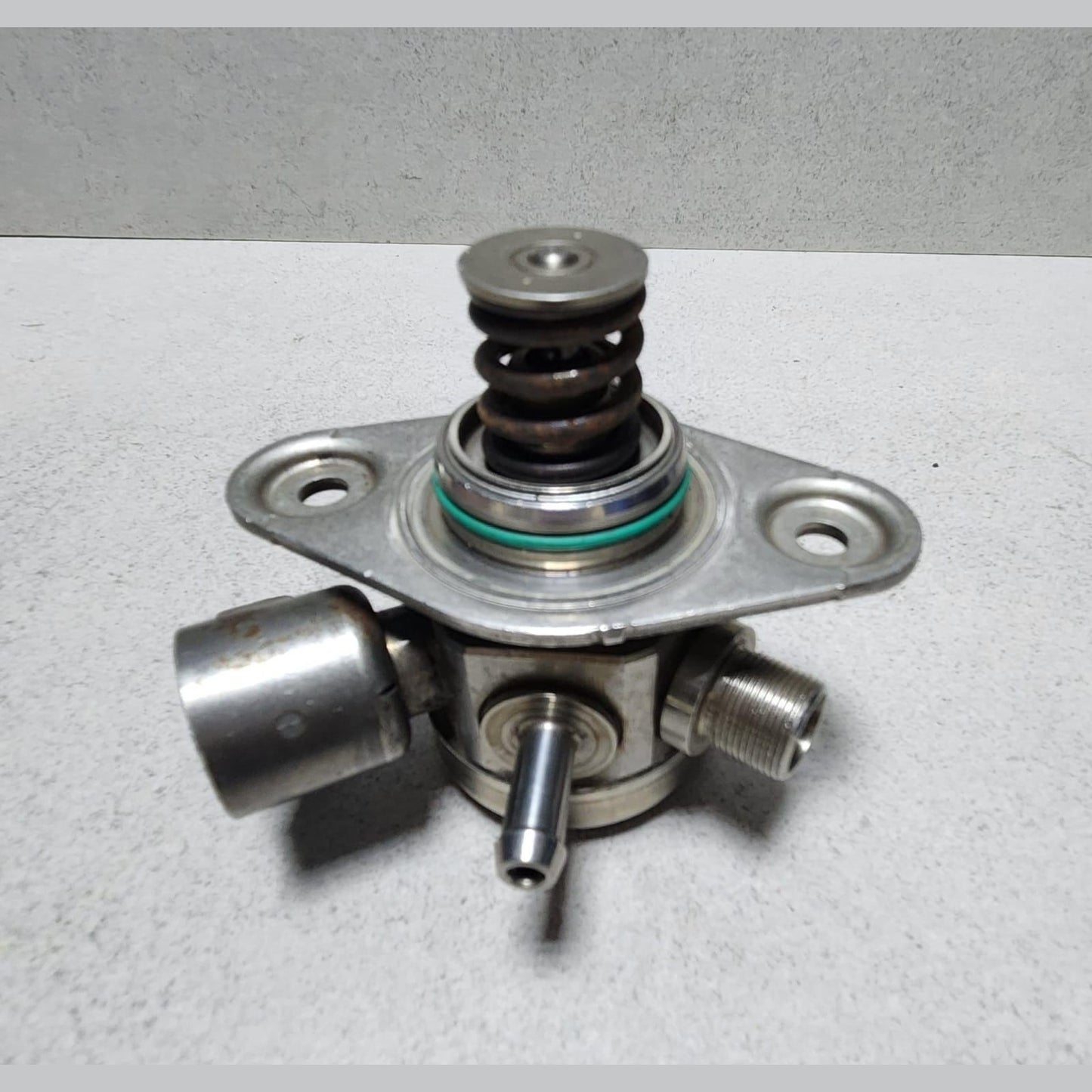 2014-2016 BMW 228i High Pressure Fuel Pump A2700700501 C180 GLA250, A200 B180